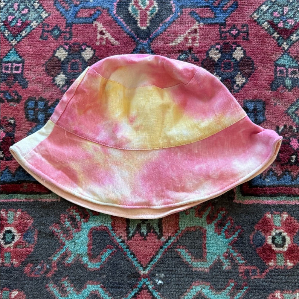 Pink tie dye bucket hat